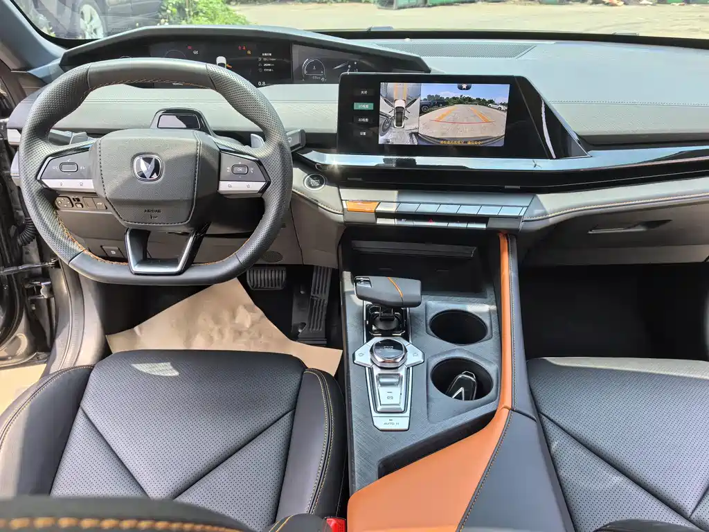 Changan UNI-V 1.5 T Premium