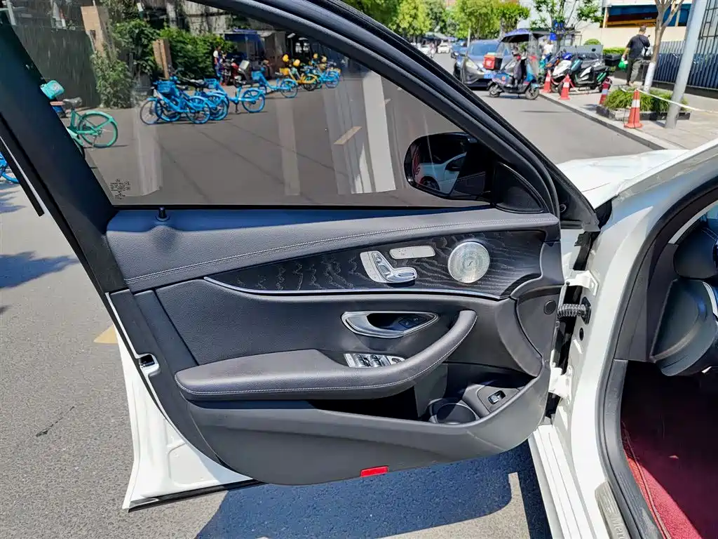 Mercedes-Benz E-Class (Import) E 300 Fashion Sport