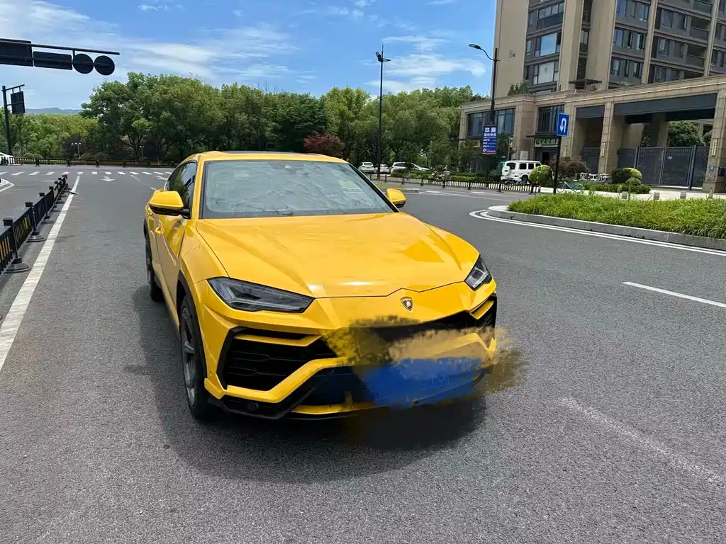 Urus 4.0 T V8