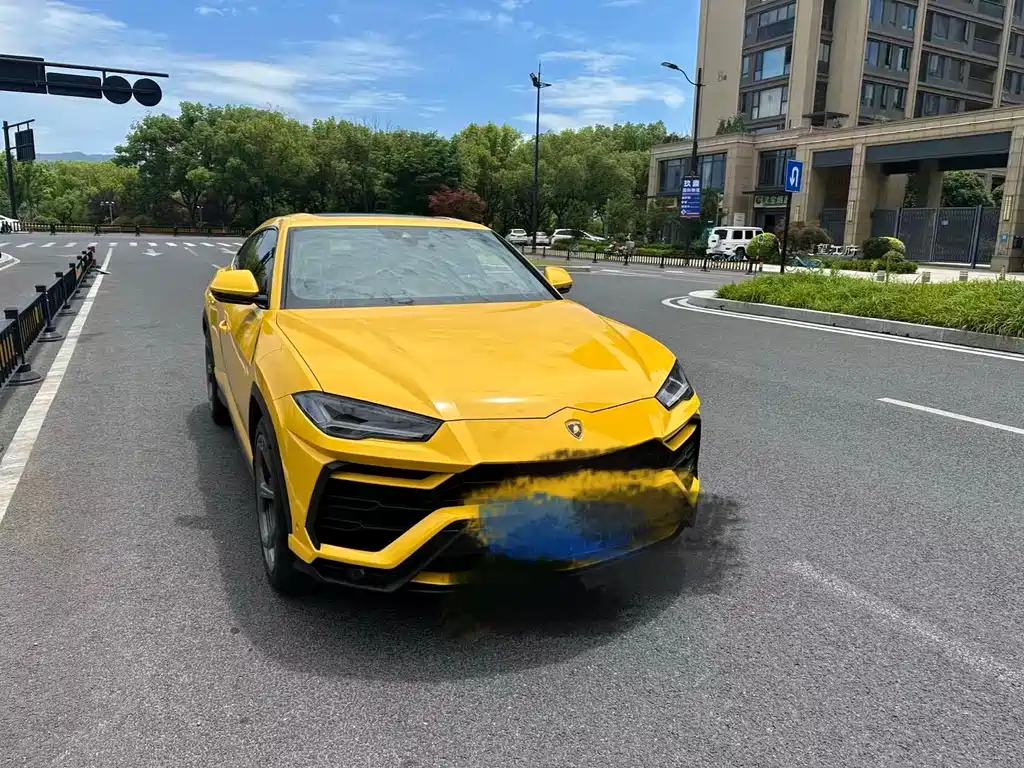 Urus 4.0 T V8