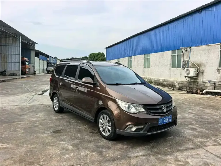 Baojun 730 宝骏730 2015款 1.8 L 手动豪华导航ESP版 7座