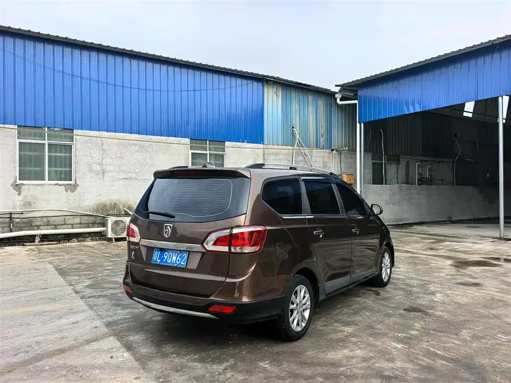 Baojun 730 宝骏730 2015款 1.8 L 手动豪华导航ESP版 7座