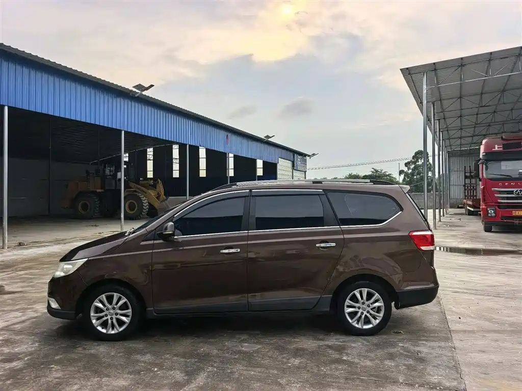 Baojun 730 宝骏730 2015款 1.8 L 手动豪华导航ESP版 7座