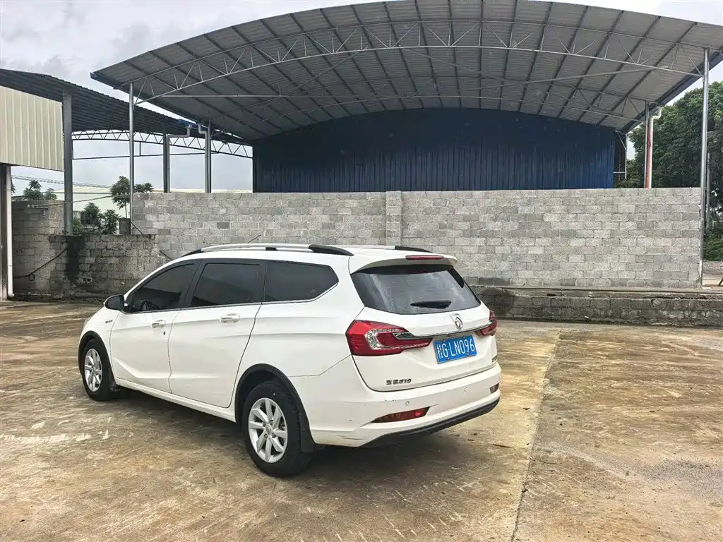 Baojun 310 W 1.5 L Manual Comfort CN-V