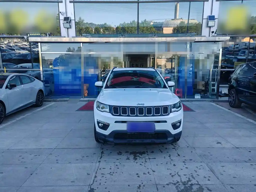 Compass 200 T Auto Home Enjoyment