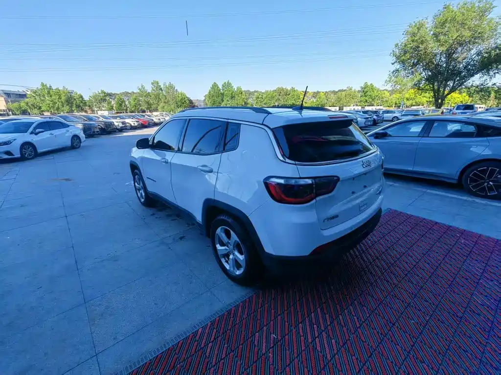 Compass 200 T Auto Home Enjoyment