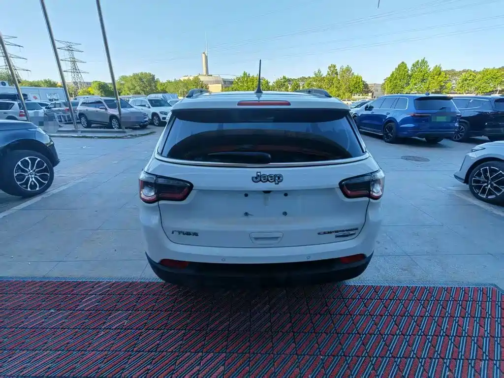 Compass 200 T Auto Home Enjoyment