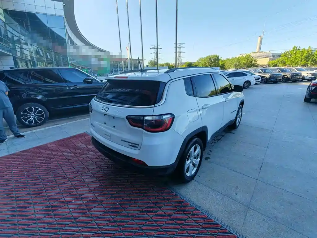 Compass 200 T Auto Home Enjoyment