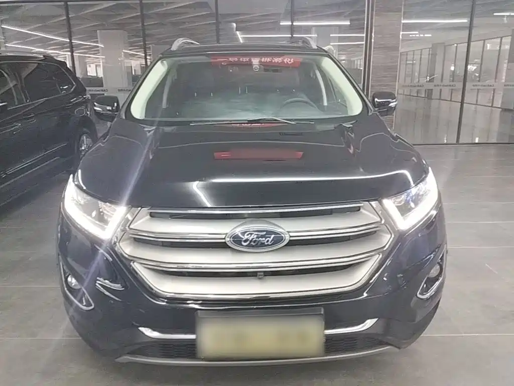 Edge EcoBoost 245 4 WD Grand Sharp 7-seat