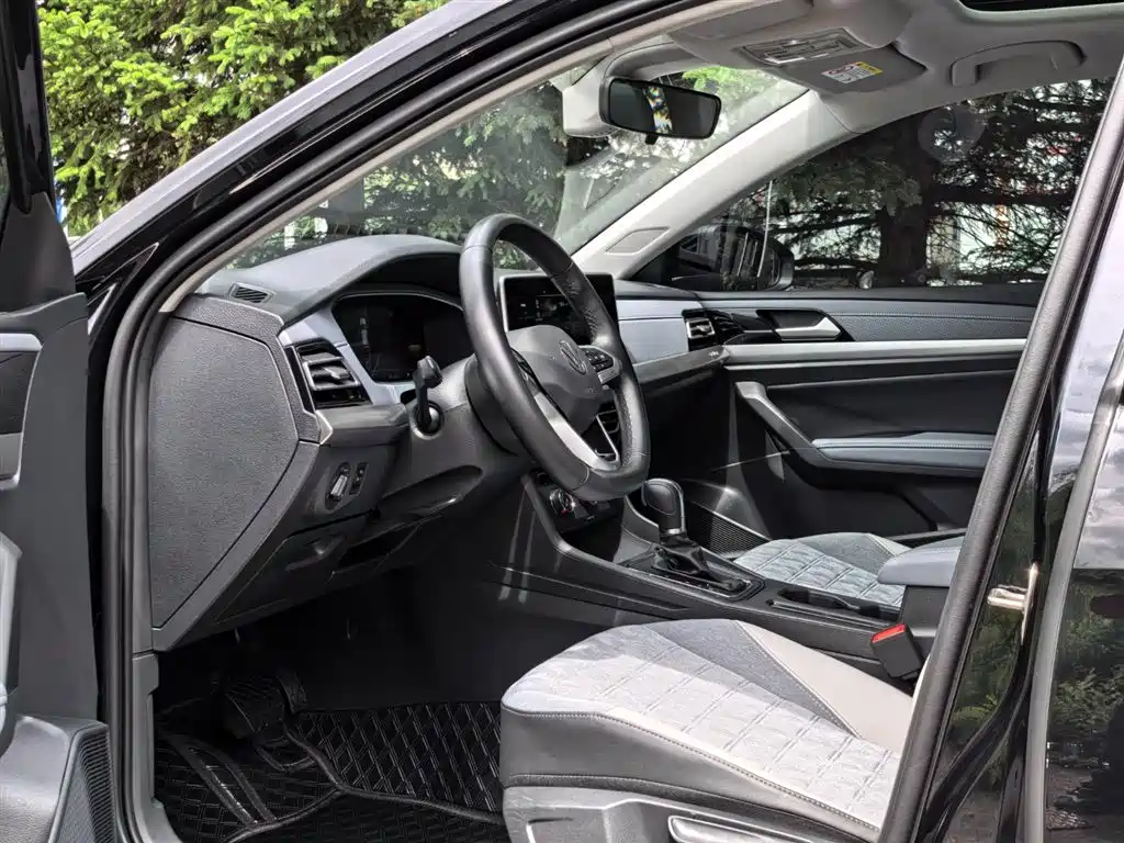 Lavida 300 TSI DSG Manyi