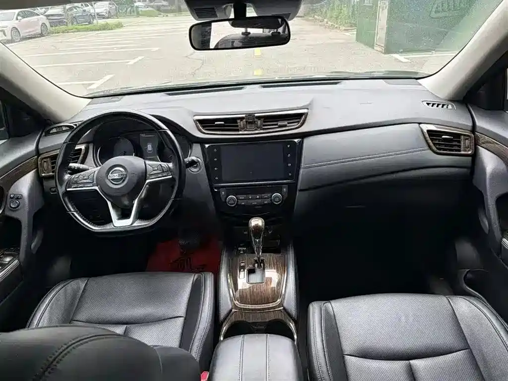 Infiniti Q50 L 2.0 T Joy