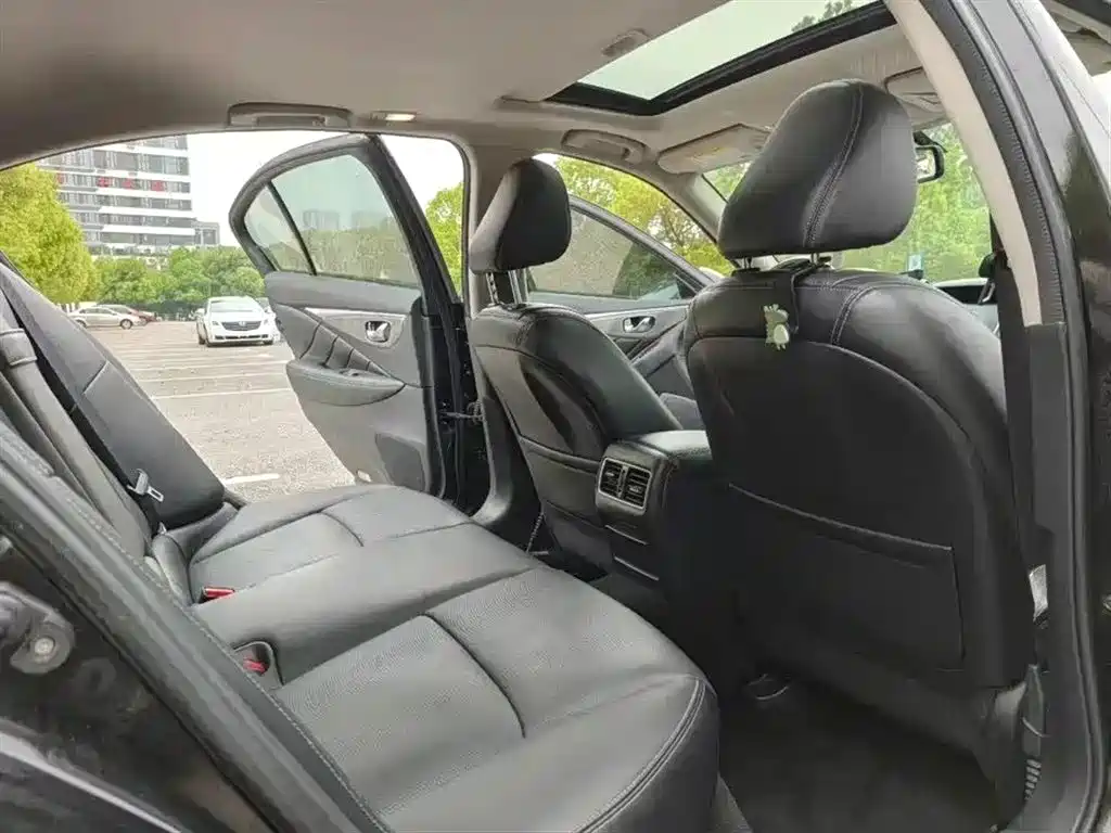 Infiniti Q50 L 2.0 T Joy