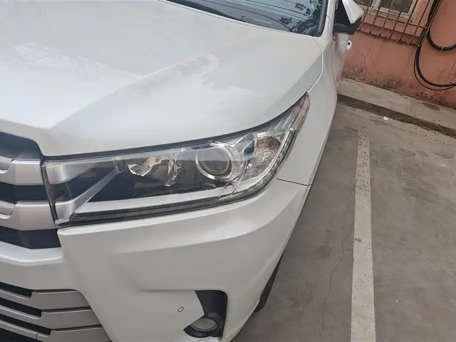 Highlander 2.0 T 4 WD Luxury 7-seat CN-VI
