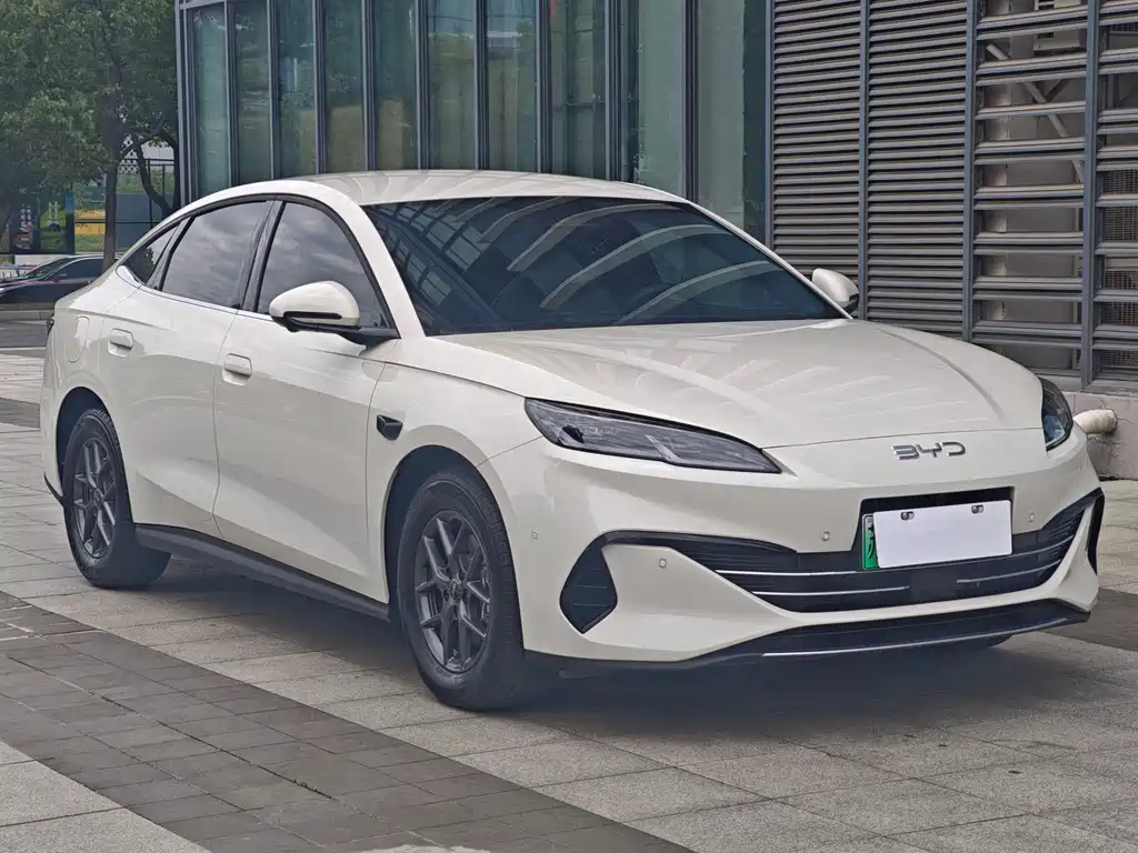 Seal 06 DM-i Smart Drive 80 KM Luxury
