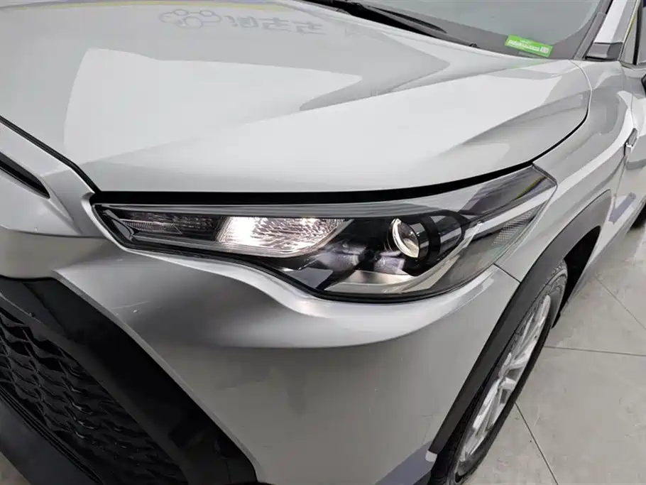 Frontlander 2.0 L CVT Leading