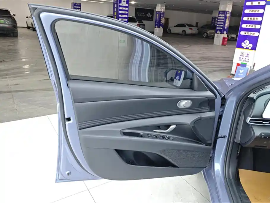 Elantra 1.5 L CVT GLX Elite