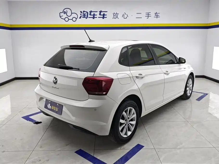 Polo Plus 1.5 L Auto Colorful Tech