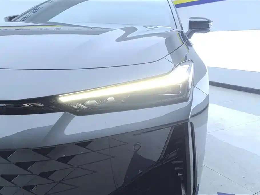 Changan UNI-V 1.5 T Distinguished