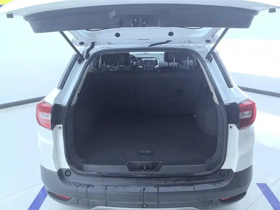 Dongfeng Fengshen AX3 1.5 L Auto Supreme Cool
