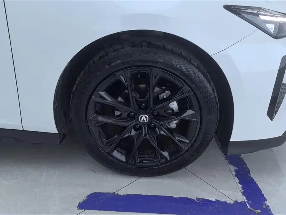 Changan UNI-V 1.5 T Distinguished