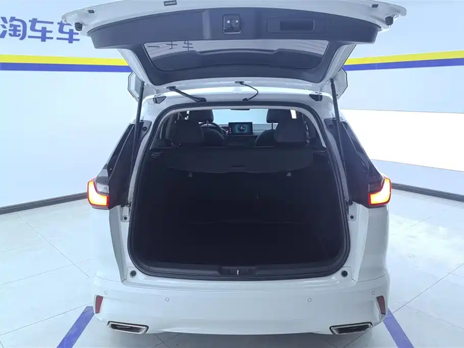 Breeze 240 TURBO 2 WD Luxury 5-seat