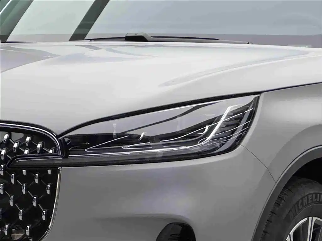 Aviator 3.0 T V6 4 WD Noble Elegant 6-seat
