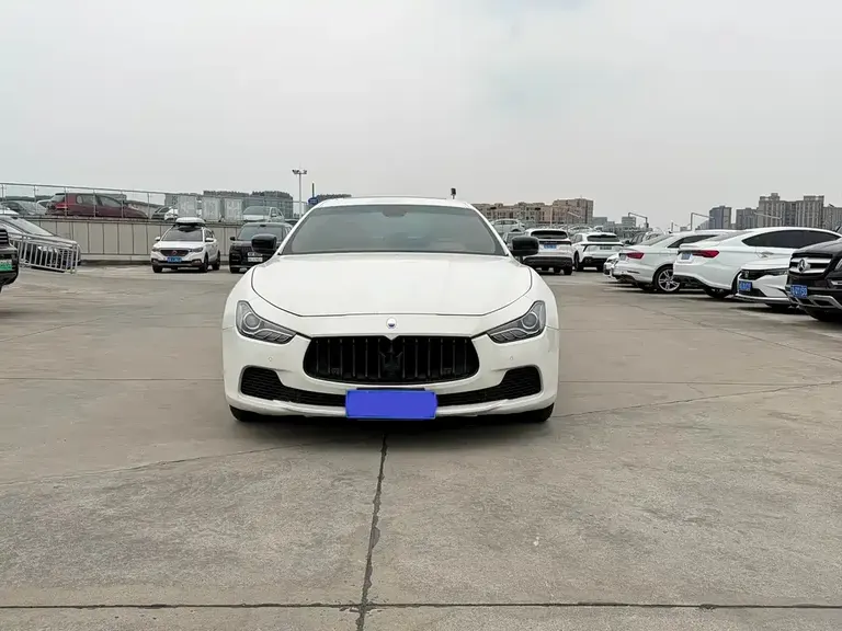 Maserati Ghibli 3.0 T Standard