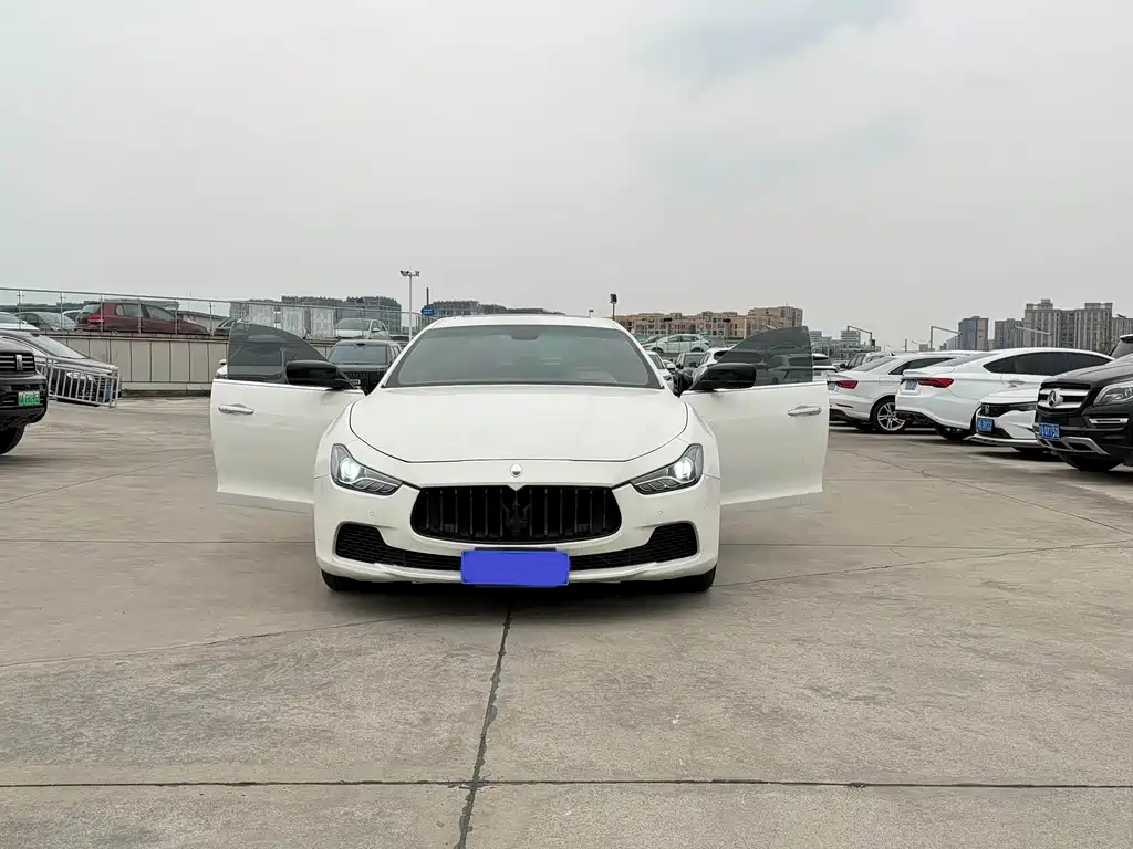 Ghibli 3.0 T Standard