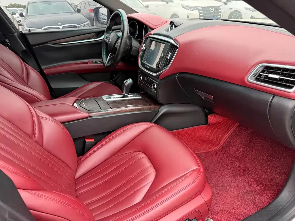 Ghibli 3.0 T Standard
