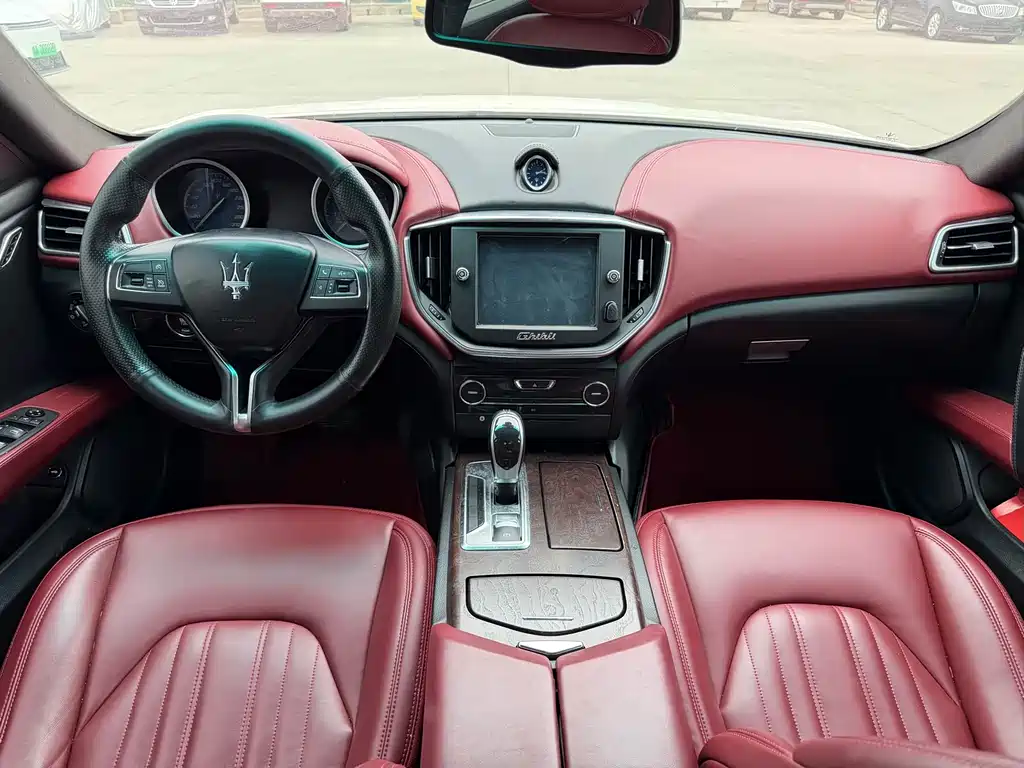 Ghibli 3.0 T Standard