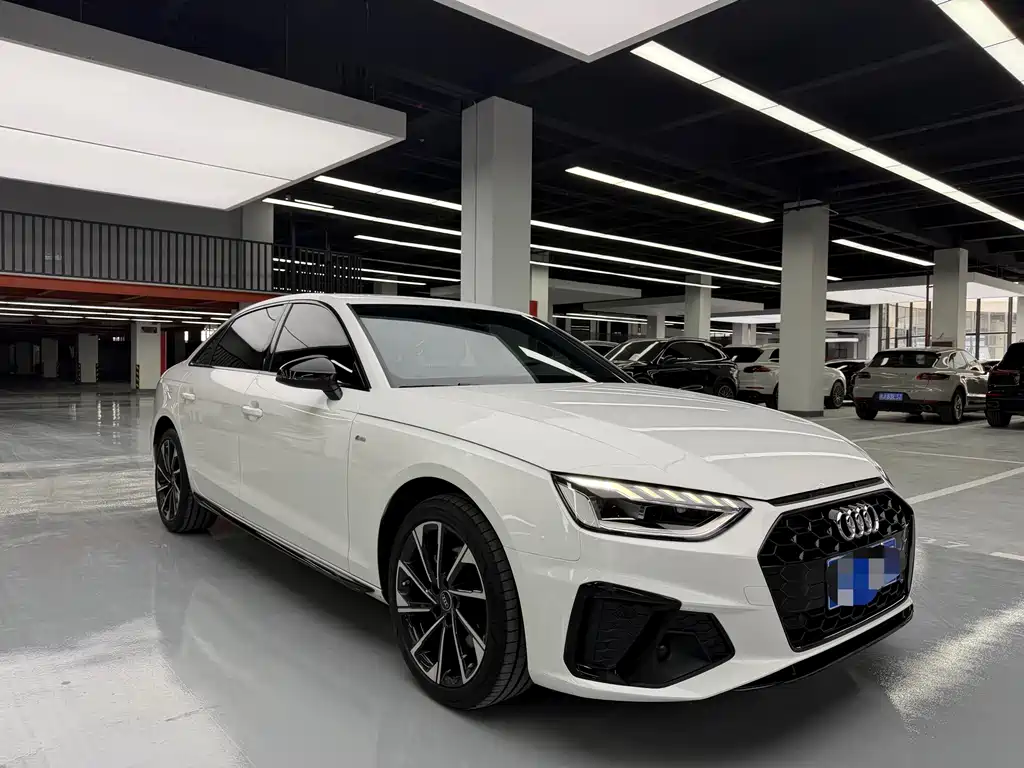 Audi A4 L 40 TFSI Luxury Dynamic