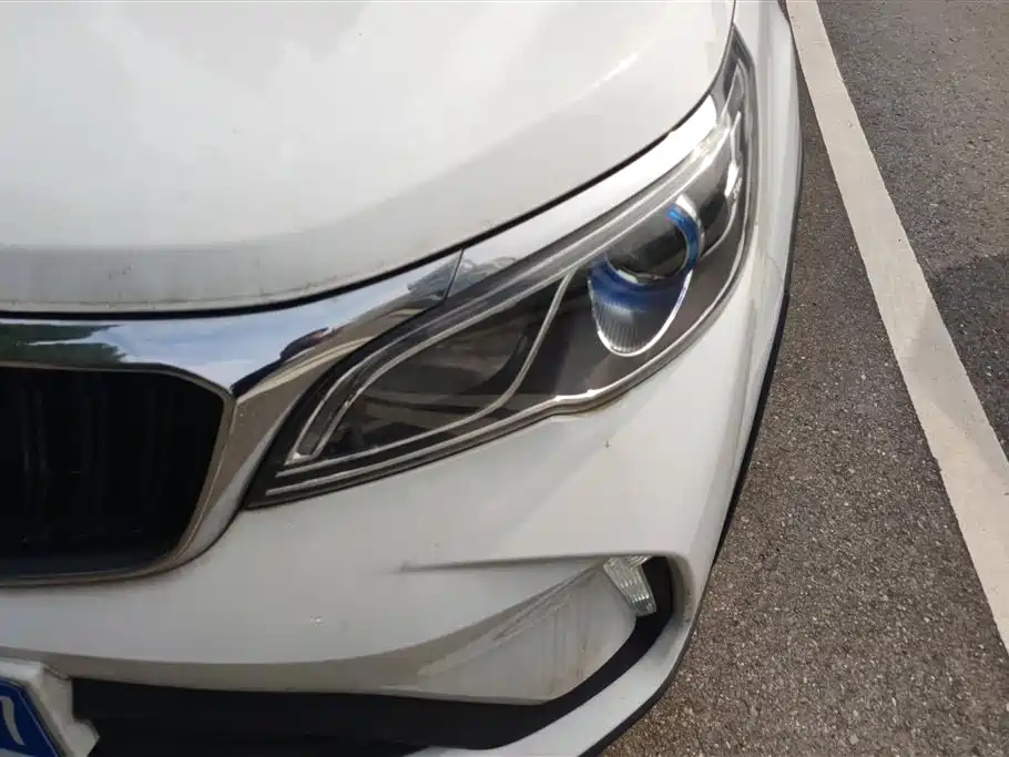 Vision X3 PRO 1.5 L CVT Distinguished