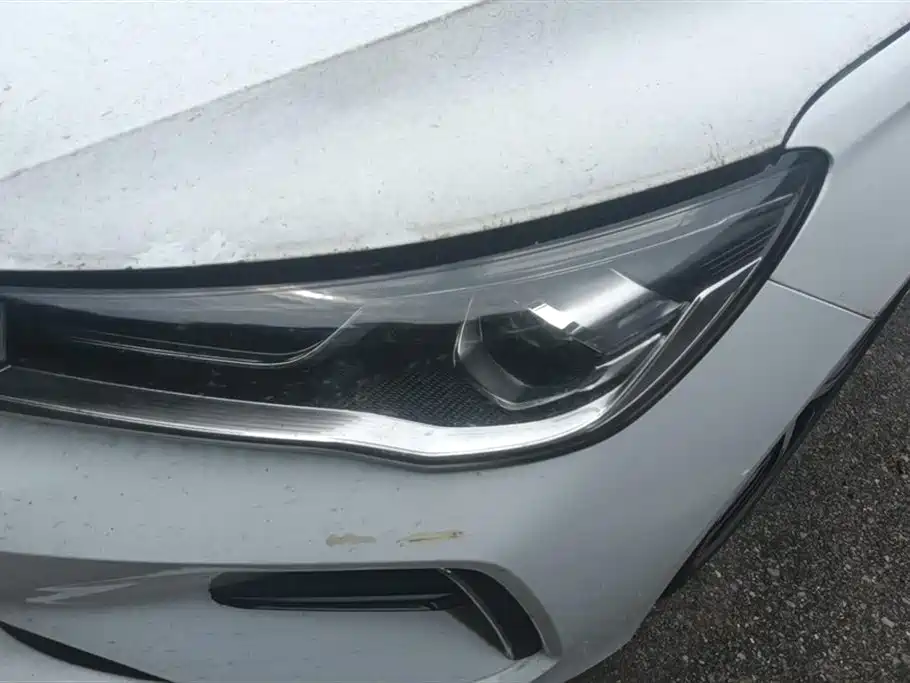 Emgrand 4 th Gen Champion 1.5 L CVT Flagship