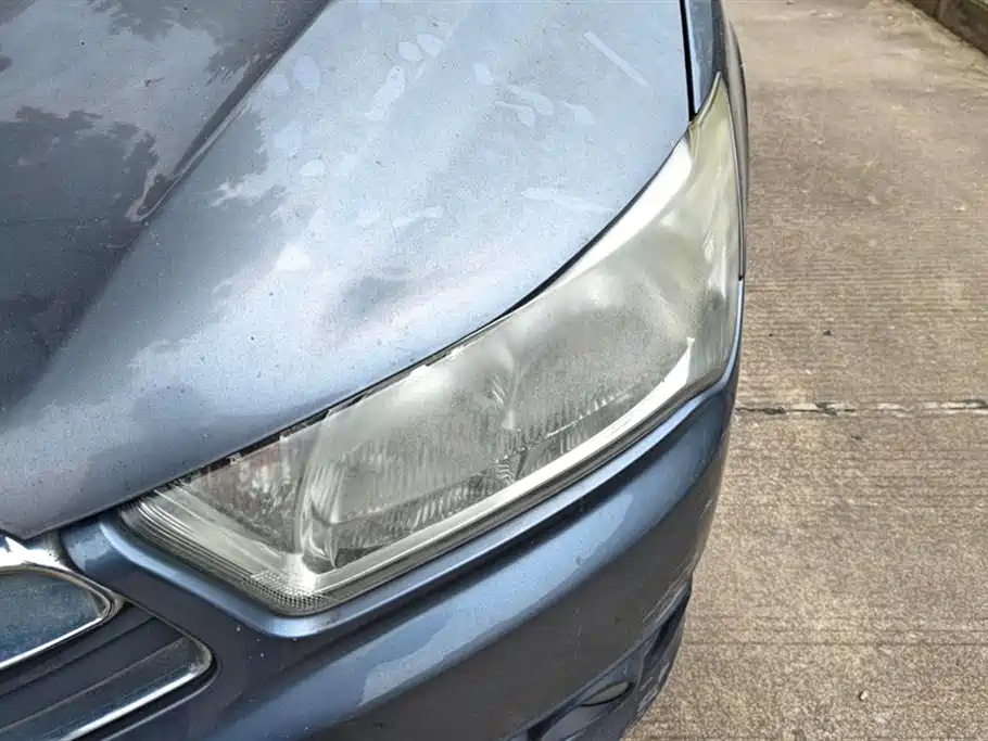 C-Quatre Sedan 1.6 L Manual Fashionable