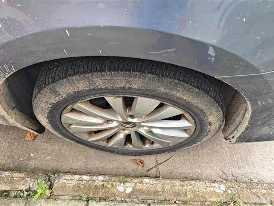 C-Quatre Sedan 1.6 L Manual Fashionable
