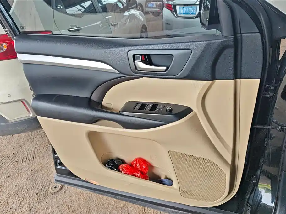 Highlander 2.0 T 4 WD Elite 7-seat CN-V