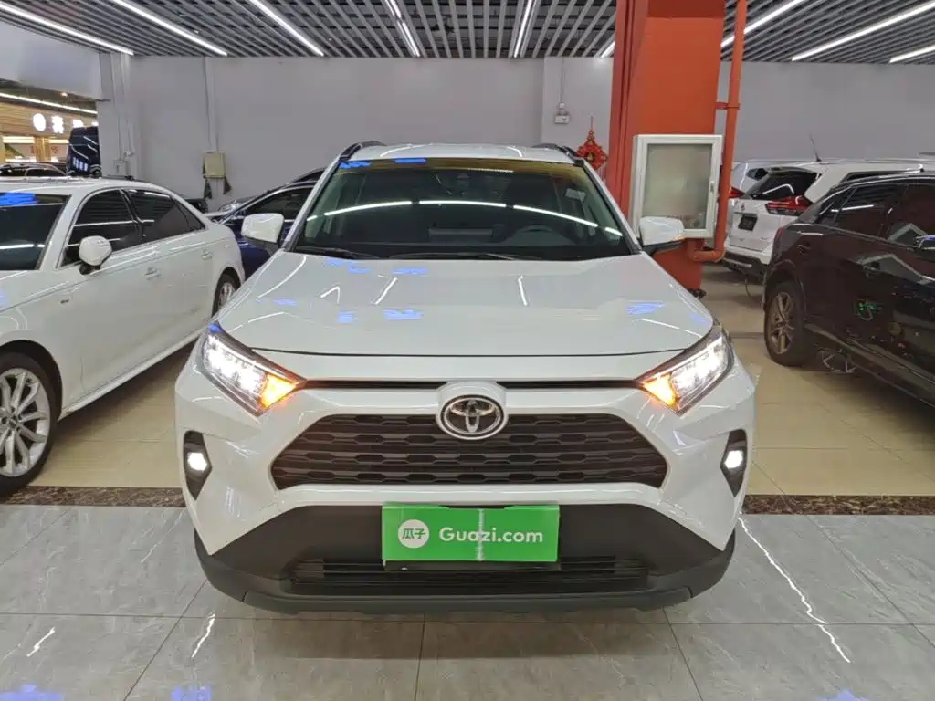 RAV4 2.0 L CVT 2 WD Urban