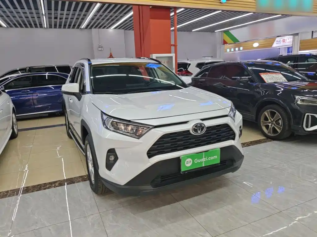 RAV4 2.0 L CVT 2 WD Urban