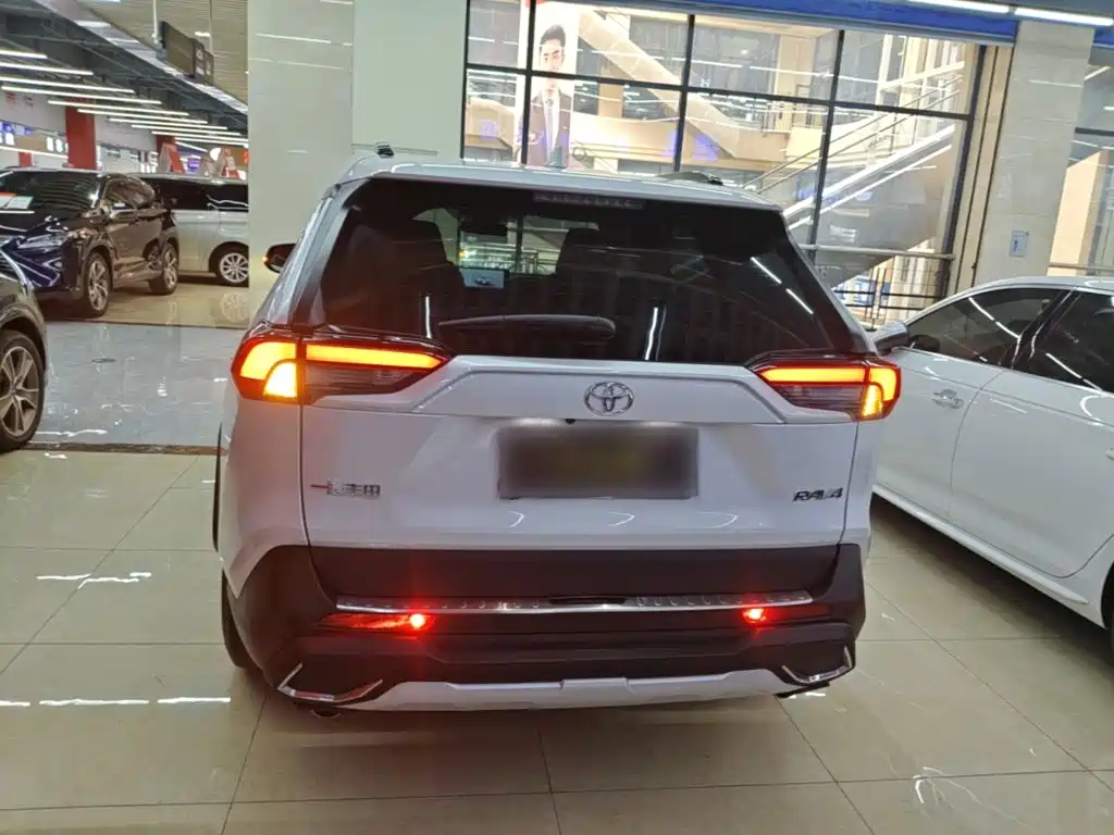 RAV4 2.0 L CVT 2 WD Urban