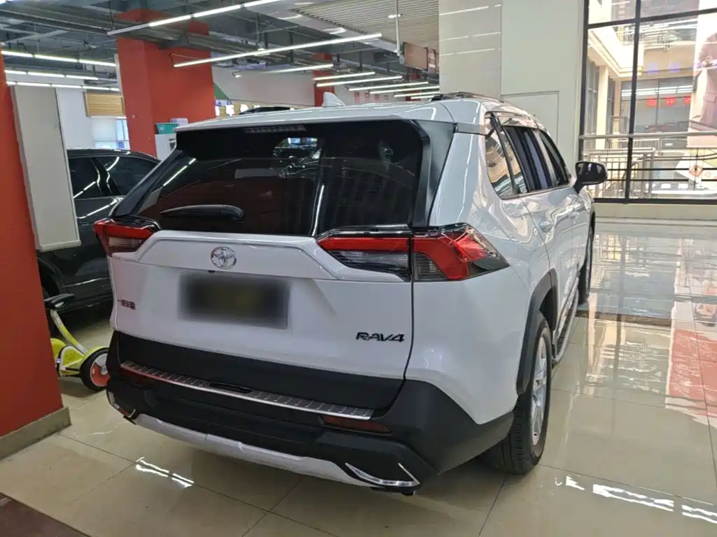 RAV4 2.0 L CVT 2 WD Urban