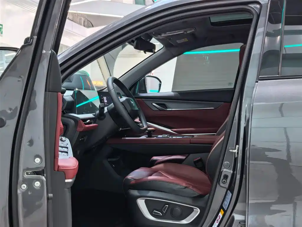 Changan CS75 PLUS 2 nd Gen 1.5 T Auto Distinguished
