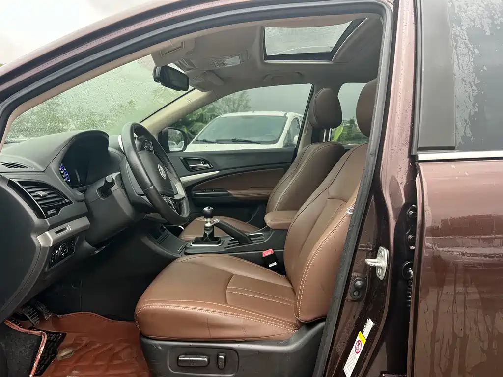 BYD S7 比亚迪S7 2016款 1.5 T 手动尊贵型