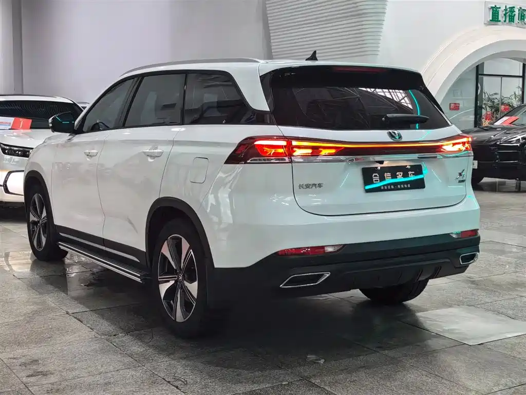 Changan X7 PLUS 1.5 T Auto Smart Enjoyment 5-seat