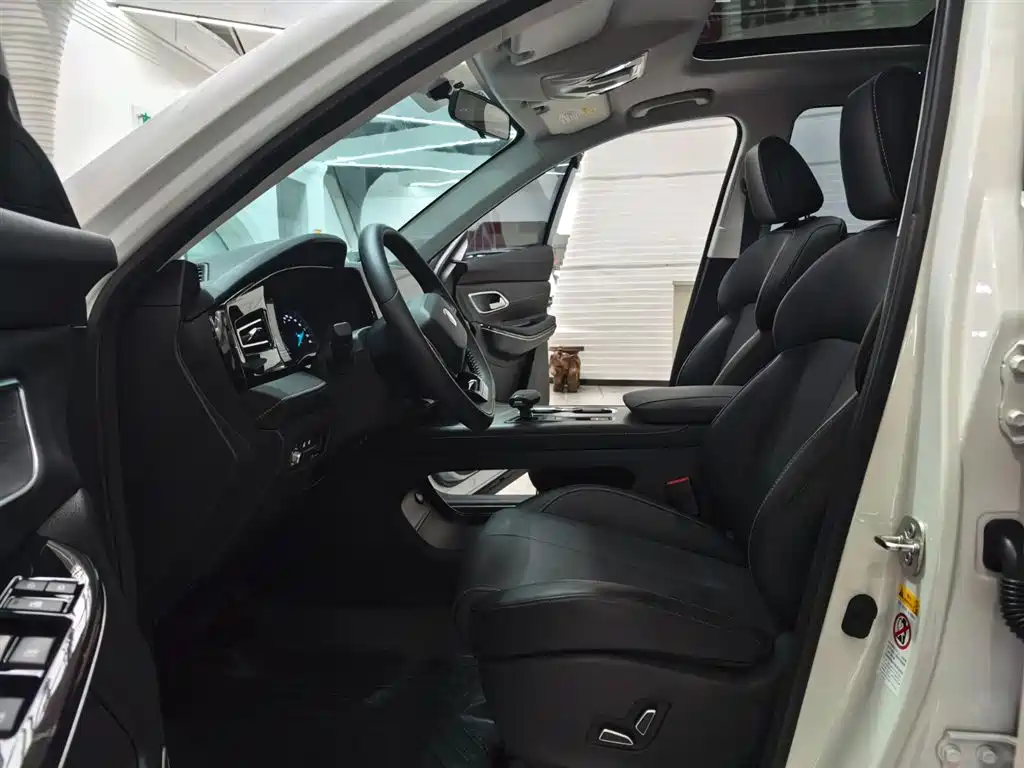Changan X7 PLUS 1.5 T Auto Smart Enjoyment 5-seat