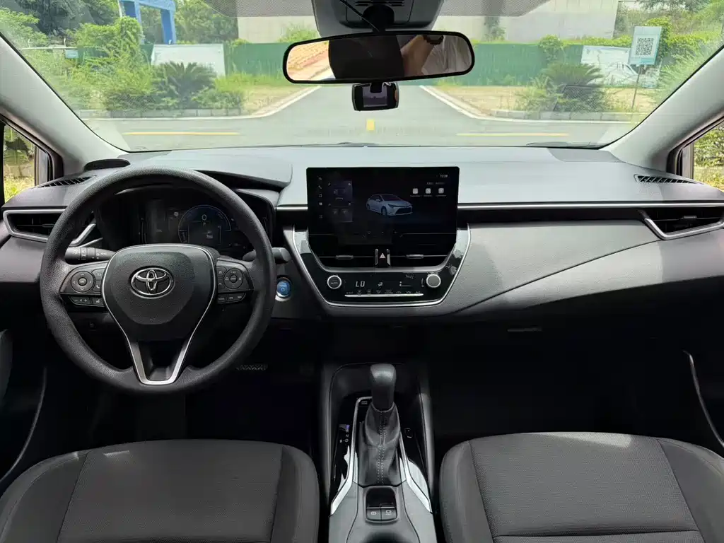 Levin Smart e-Hybrid Dual Engine 1.8 L Leading