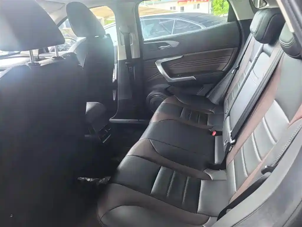 WEY VV5 1.5 T 2 WD Smart Pioneer