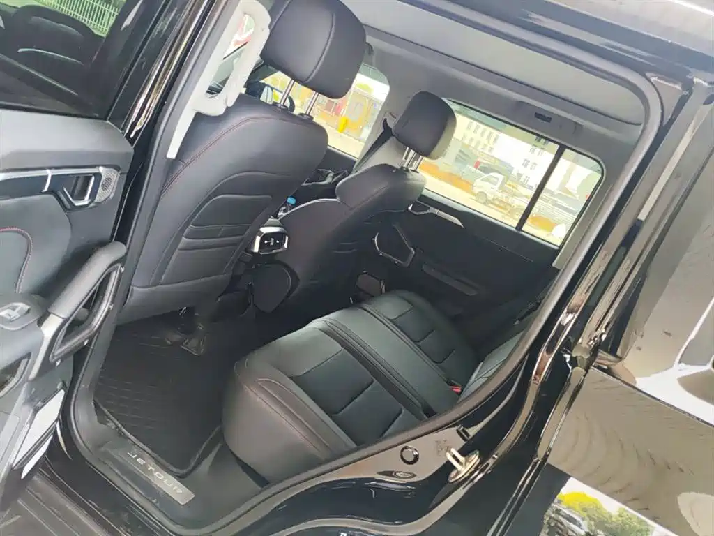 Jetour Traveller 2.0 T 4 WD Cross PRO