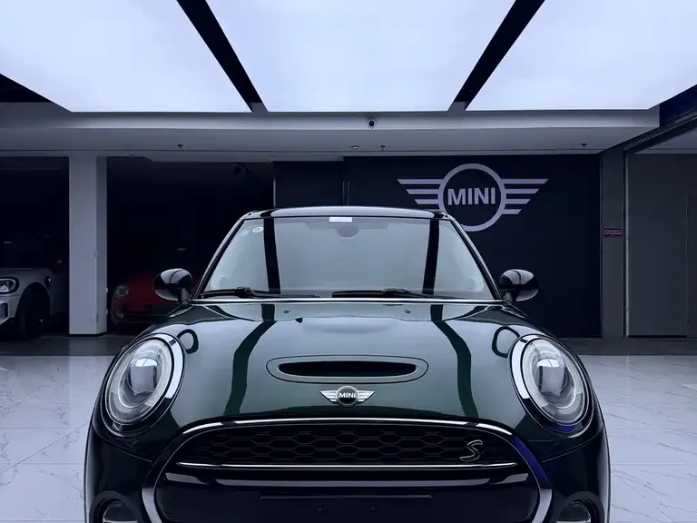 MINI 2.0 T COOPER S Pioneer 5-door
