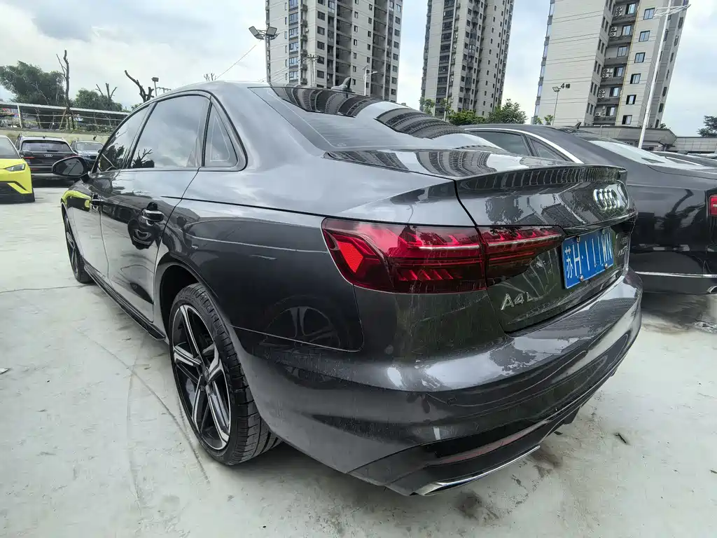 Audi A4 L 40 TFSI Luxury Dynamic