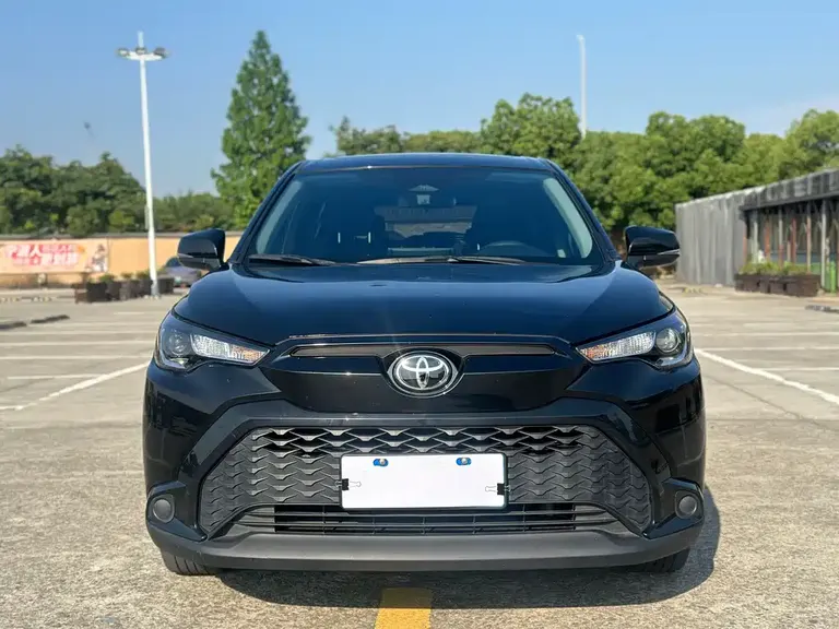 Toyota Frontlander 2.0 L CVT Leading